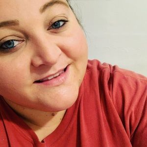 Meet your Posher, Monique